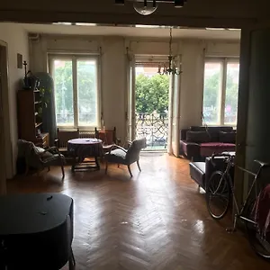 Spacious In The Center Apartment