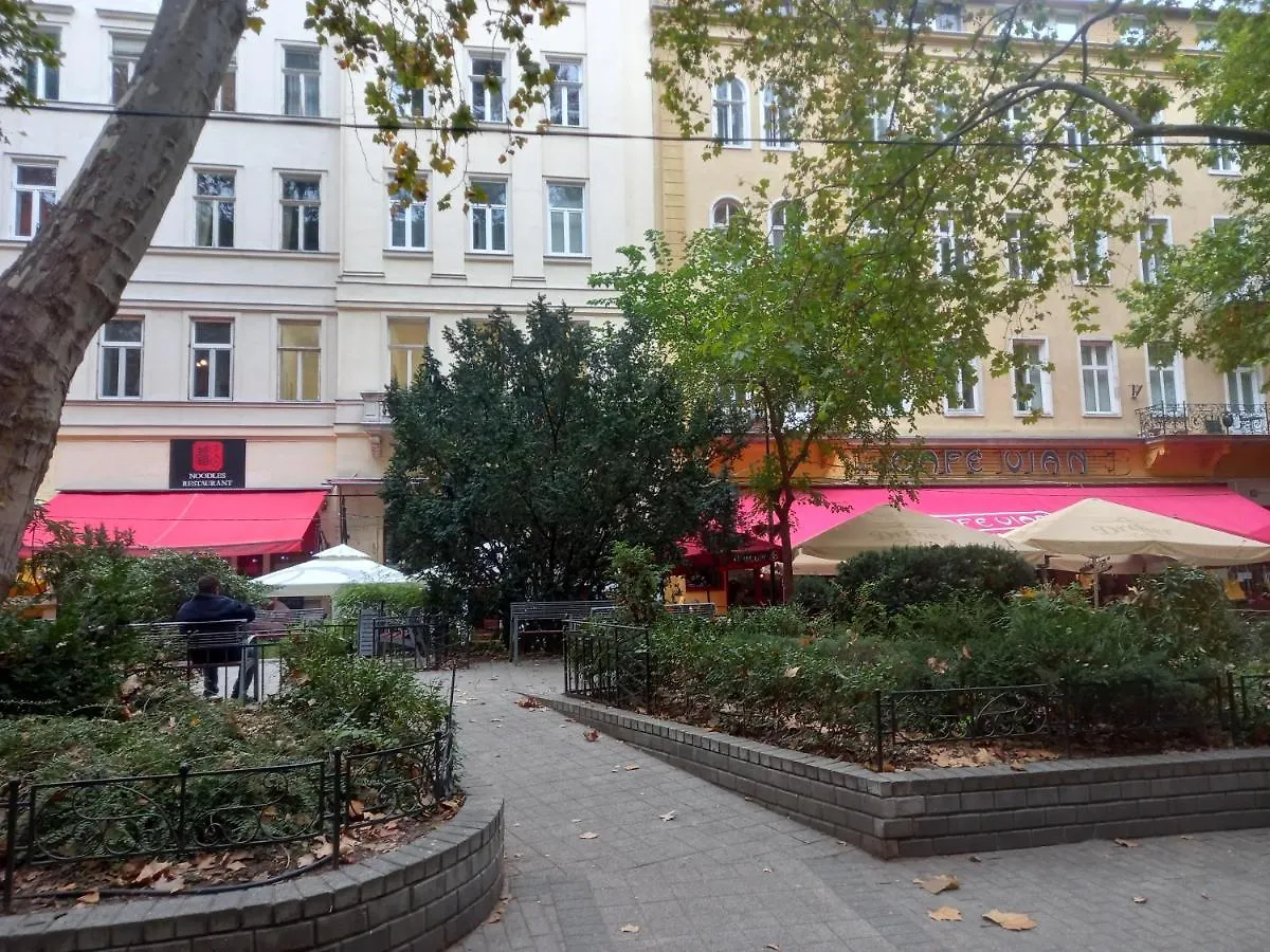 Liszt Ferenc Square Studio Apartment Budapest